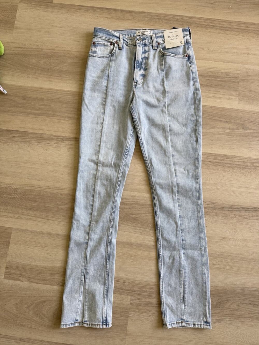 NWT Abercrombie & Fitch Skinny High Rise Split Vent Hem Jean Womens Size 29/8L